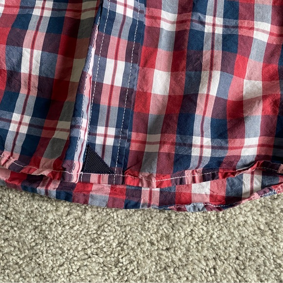 UNTUCKit button down - Picture 3 of 6